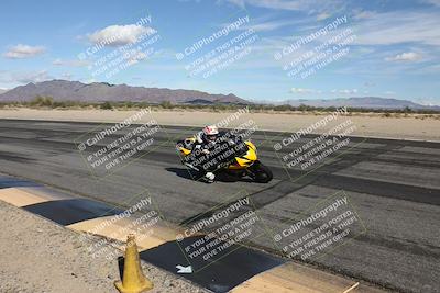 media/Nov-16-2025-Race Pace (Sun) [[8c5fa54630]]/Non Verified Riders (1st 20 Minutes)/3-Turn 3 Inside (11am)/